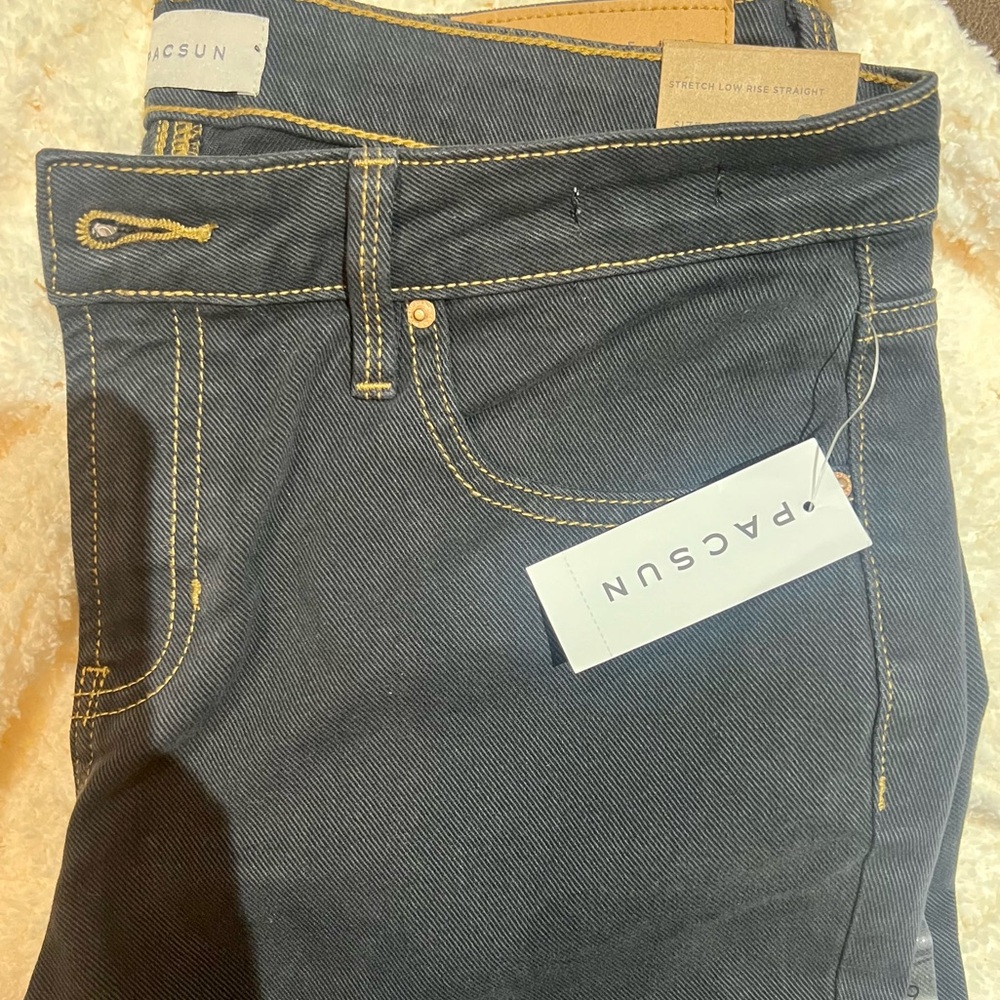 PACSUN STRETCH LOW RISE STRAIGHT JEANS 
SIZE 29